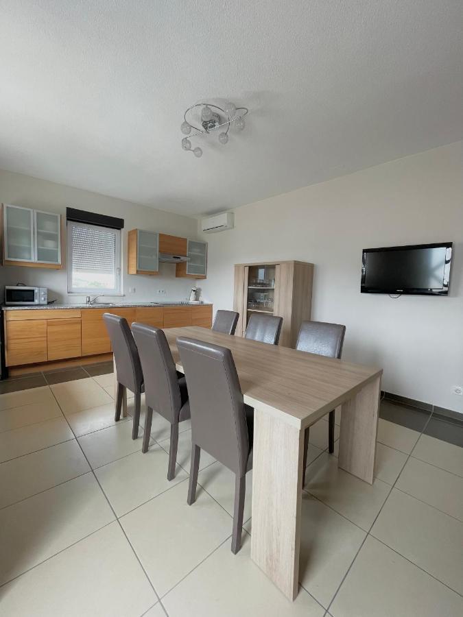 Appartement Mb - Logement 3 Chambres - 德拉格 外观 照片